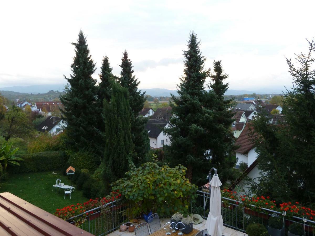 Helle 70 Qm Ferienwohnung Mit Herrlichem Blick Teningen Εξωτερικό φωτογραφία